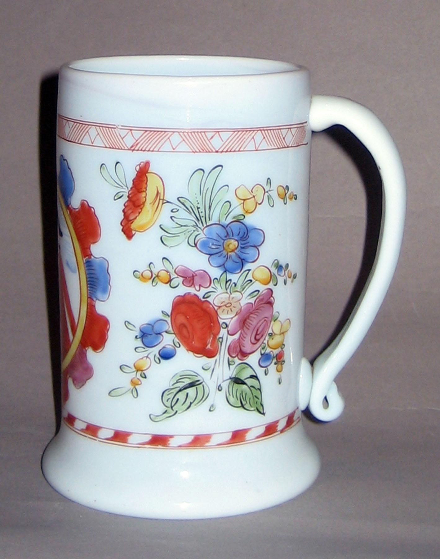 1958.1422 (side) White Glass Mug