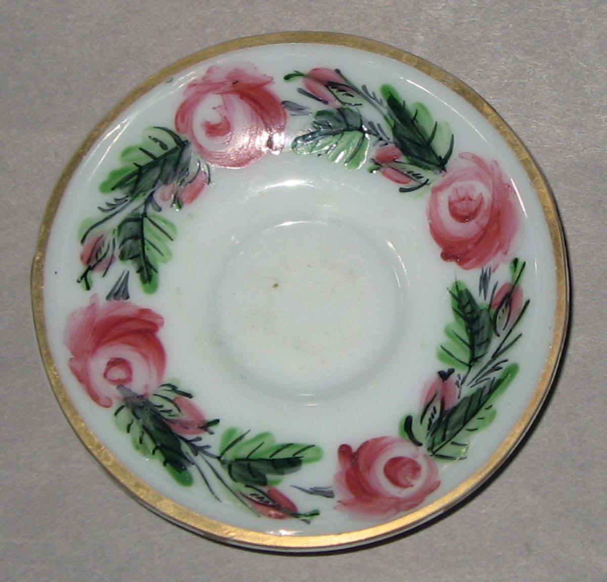 1958.1429.001 B White glass saucer