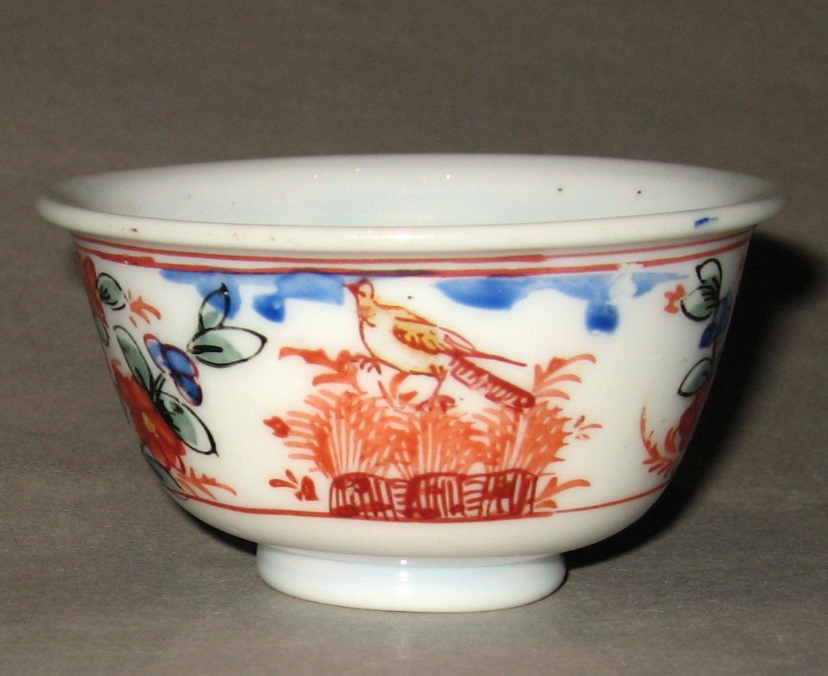 1958.1431 White glass teabowl