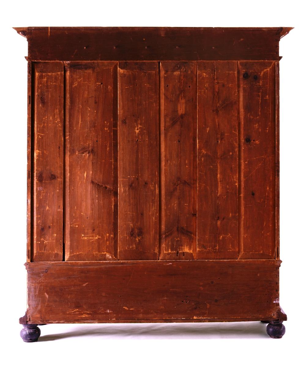 2009.0044 Schrank (back)