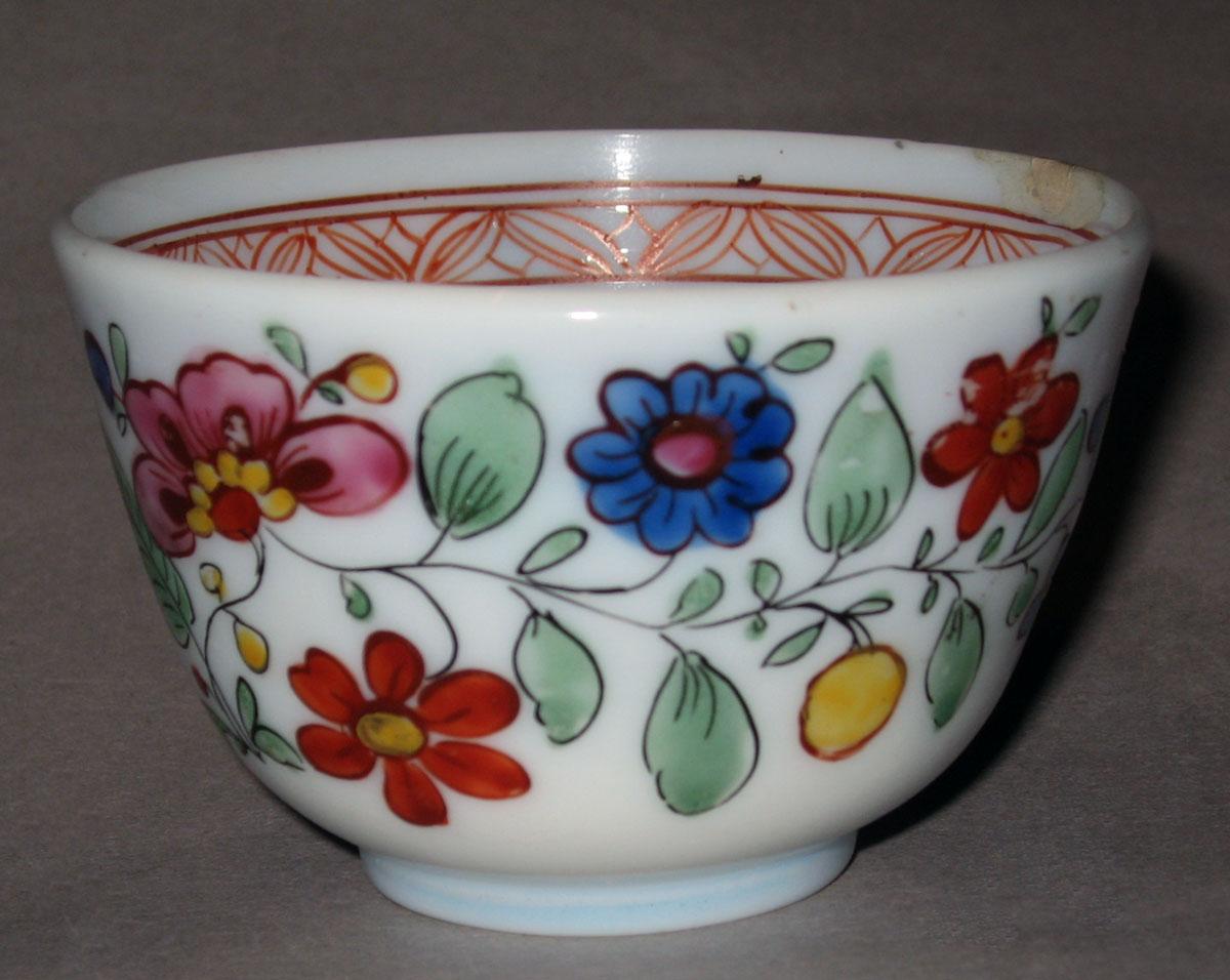 1958.1433 A White glass teabowl