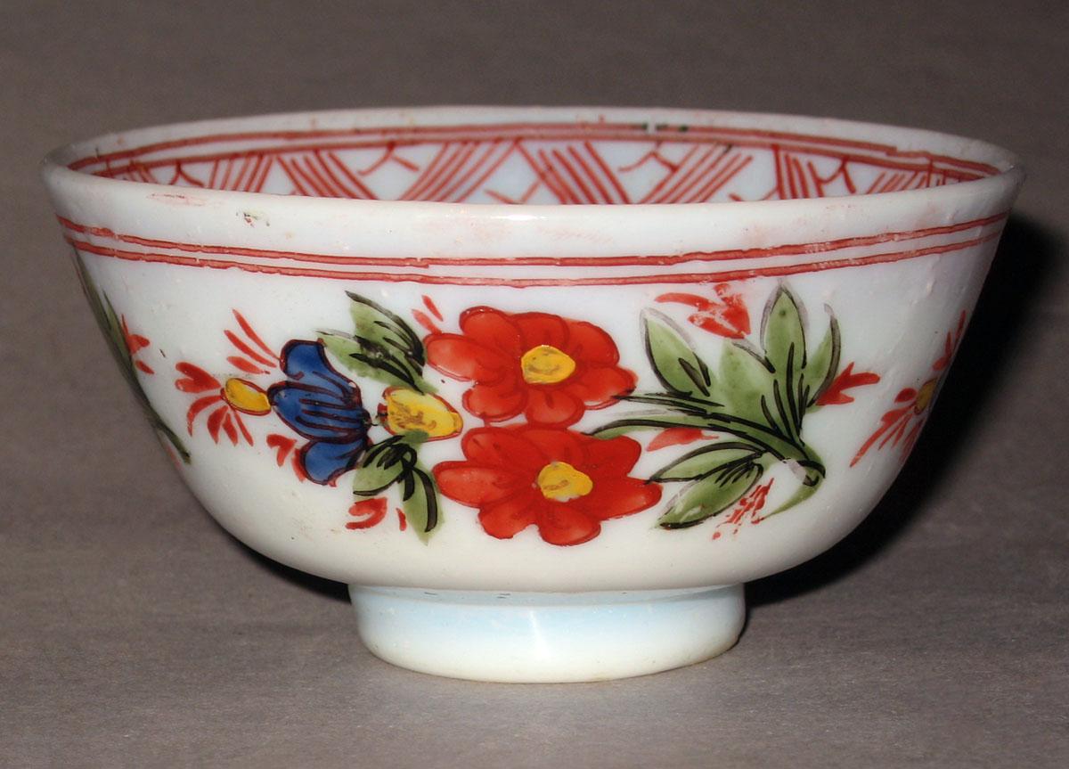 1958.1434 White glass teabowl
