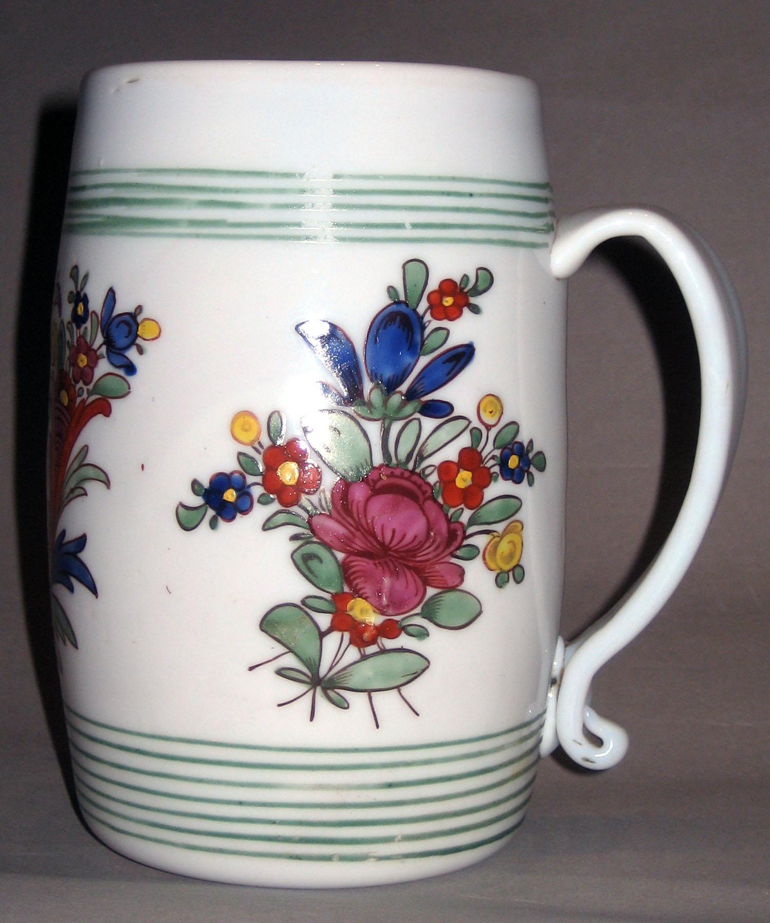 1958.1439 (side) White Glass Mug