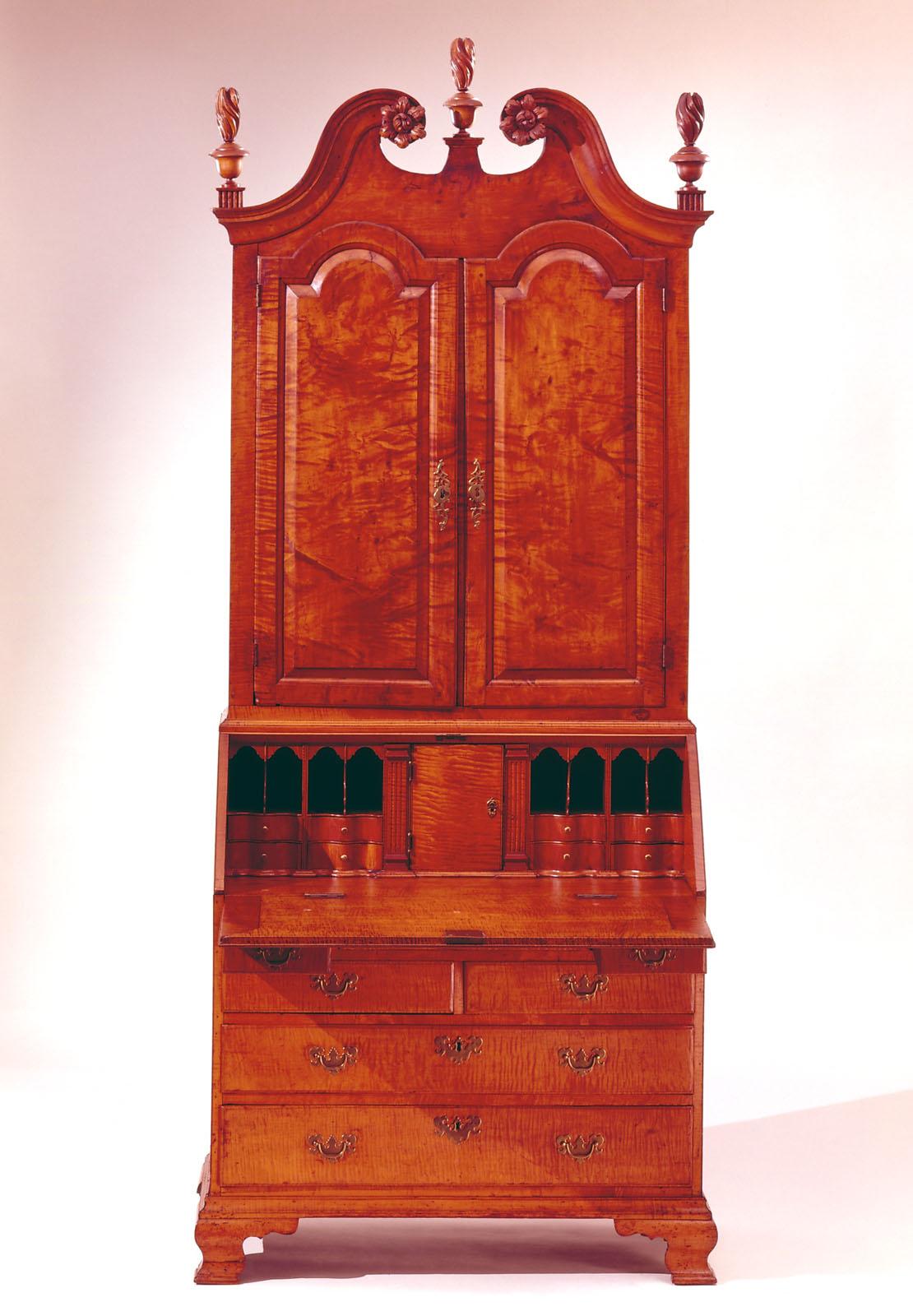 1958.1450 Desk and bookcase
