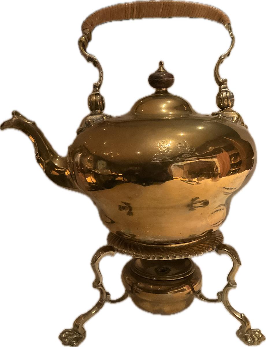 2024.0021.021 A- C Kettle, Kettle on stand, Reg Image, overall