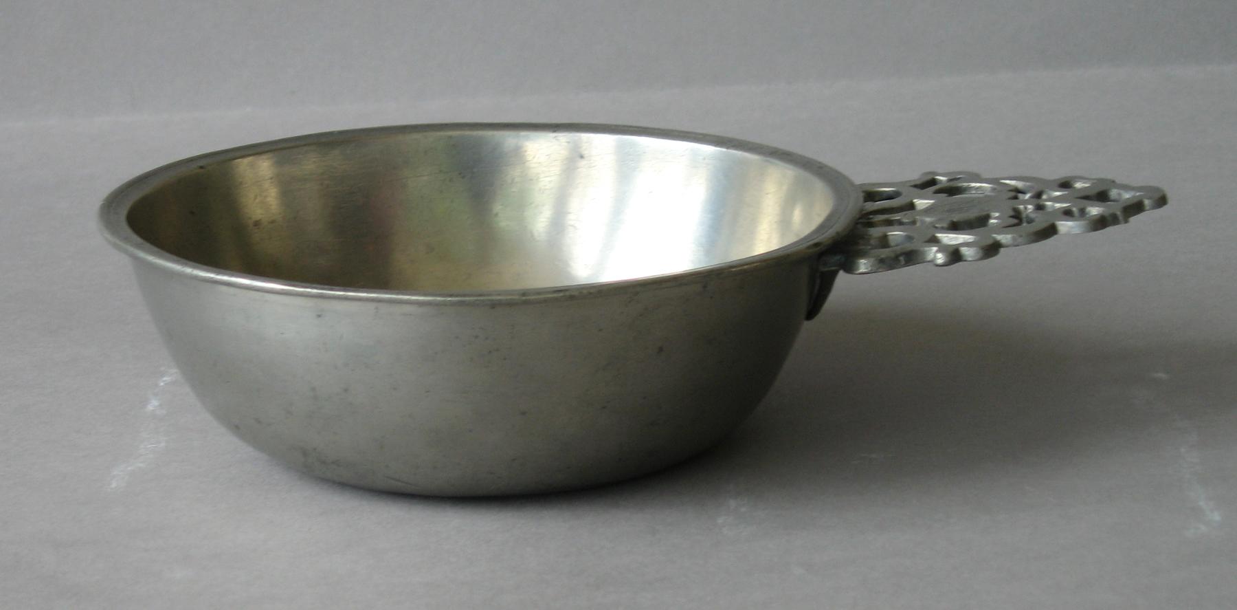 1953.0016 Pewter porringer (view 2)