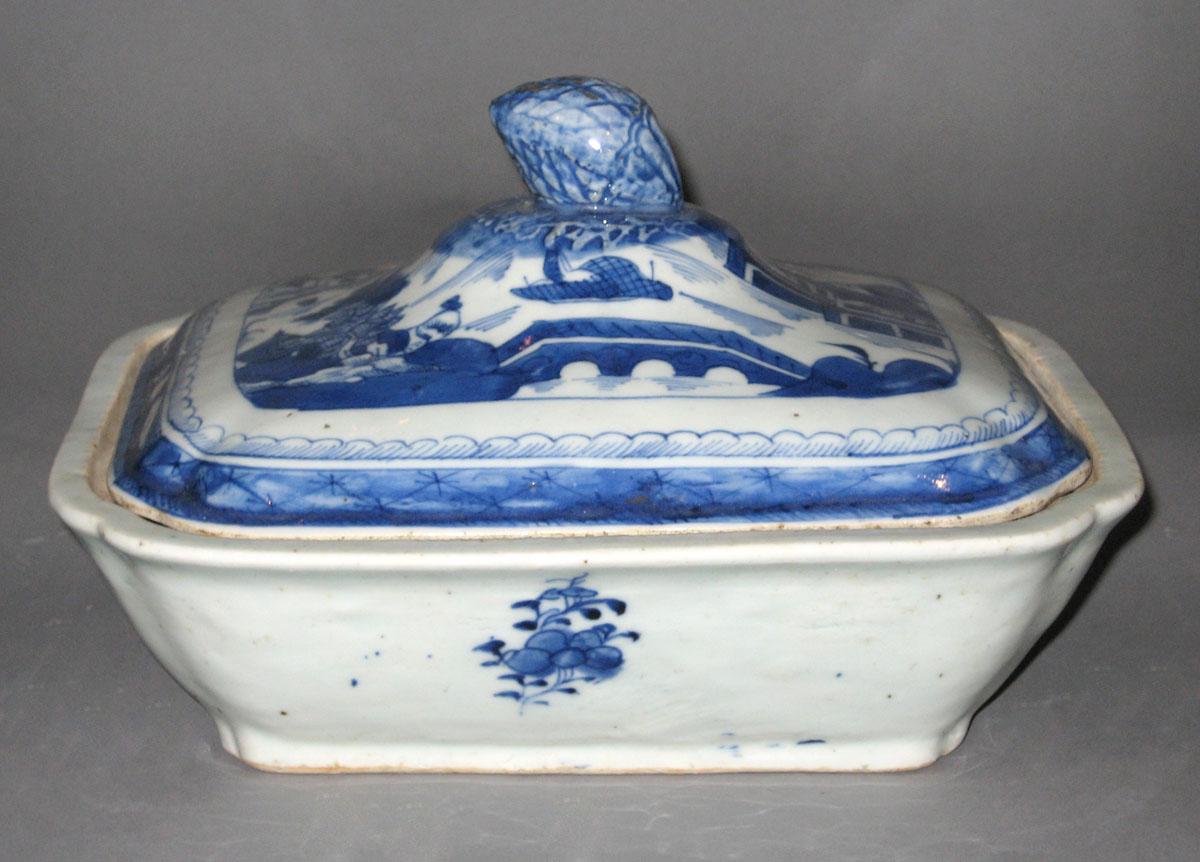 2006.0013.003 A, B Porcelain dish