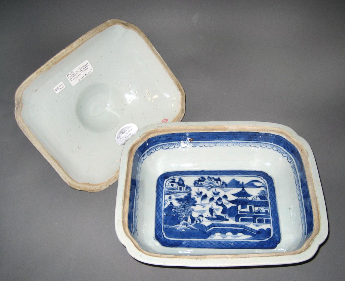 2006.0013.003 A, B Porcelain dish, open
