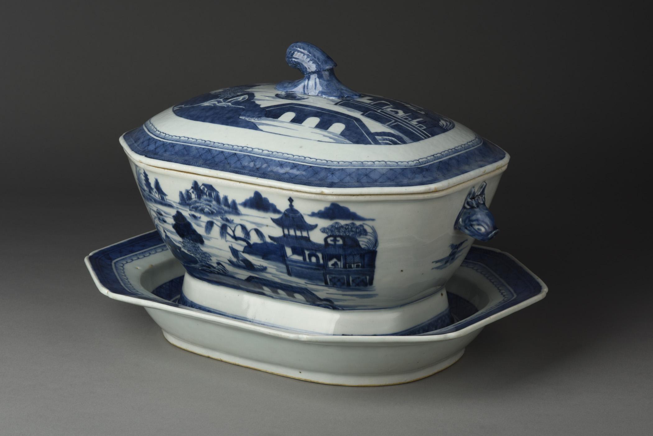2006.0013.005 A Tureen, B Lid, C Tureen stand, view 3