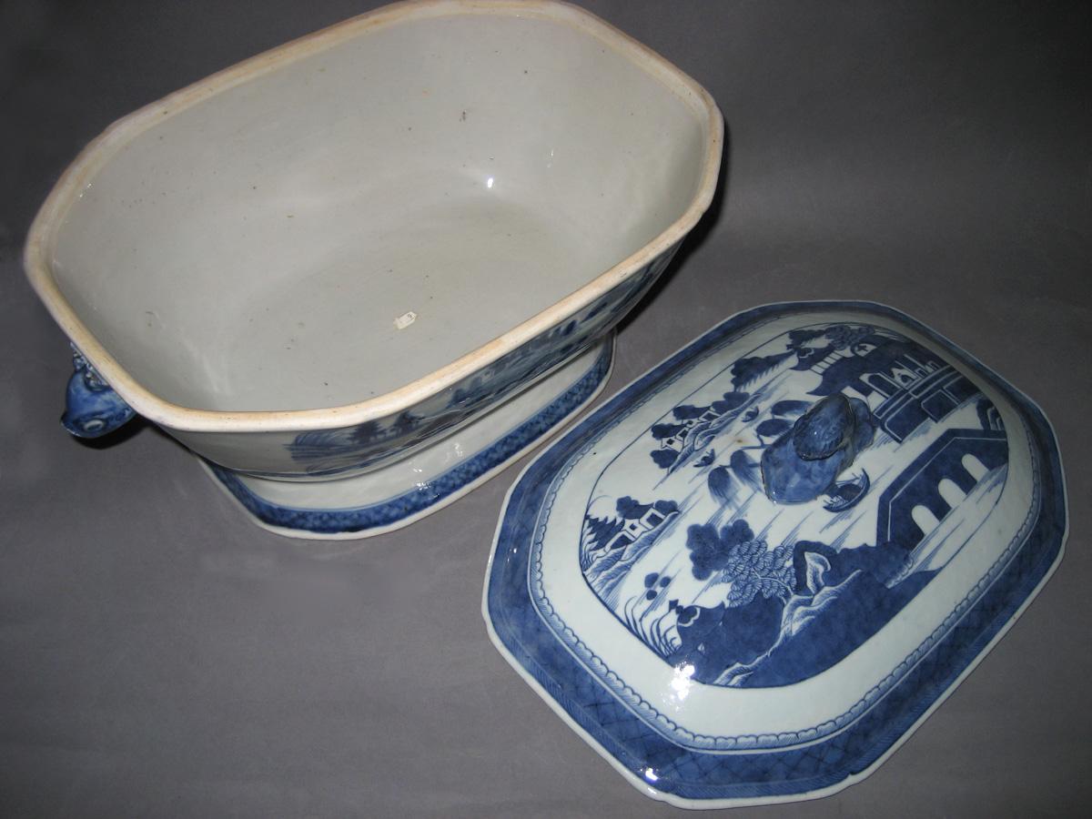 2006.0013.005 A, B Tureen and Cover
