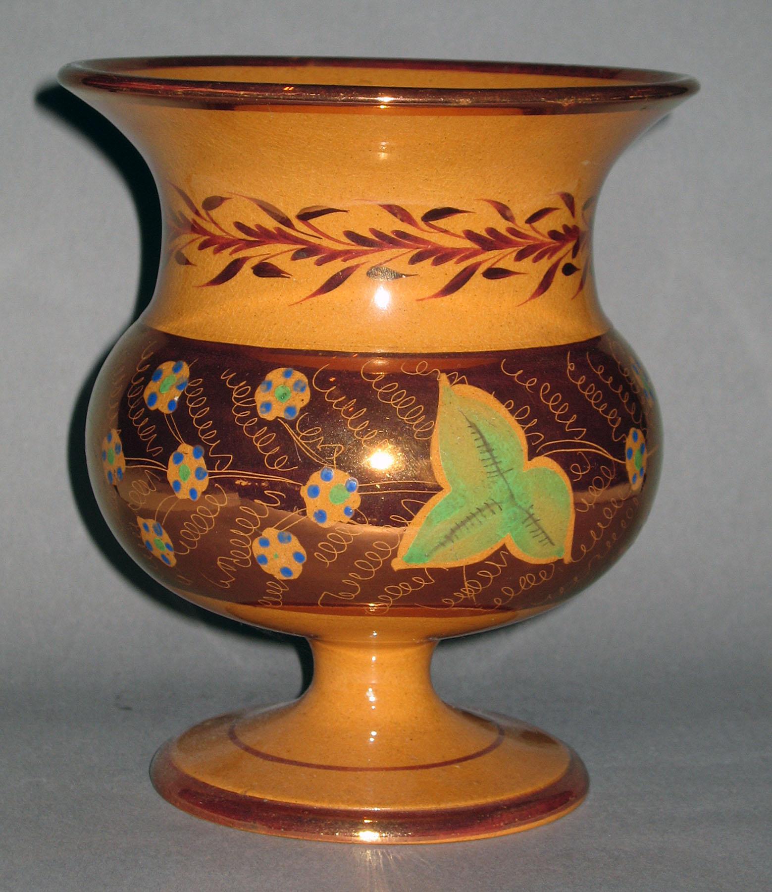 1958,1481 Lusterware Vase