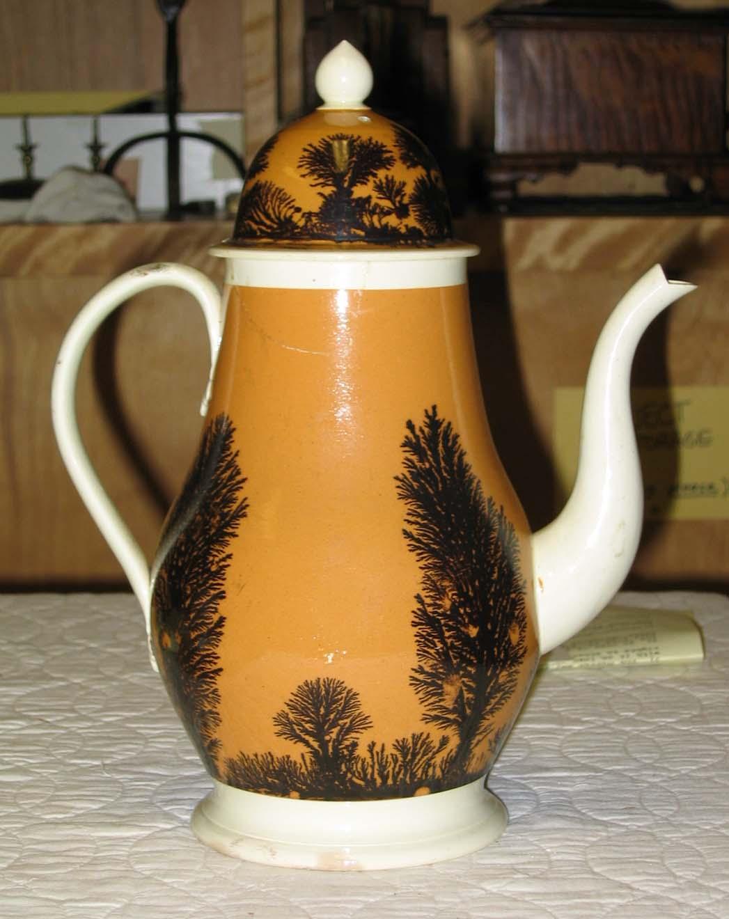 2005.0023 Mochware coffeepot (side 2)