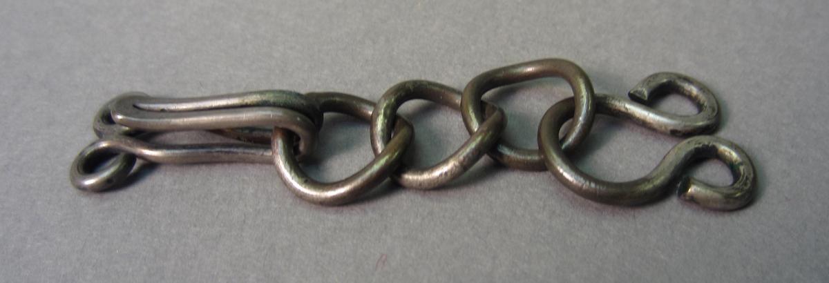 2005.0024.006 B Chain and hook