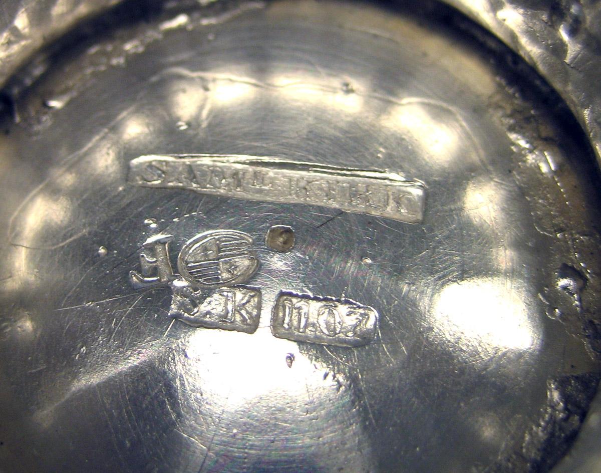 2005.0026.001 Silver Mug handle mark