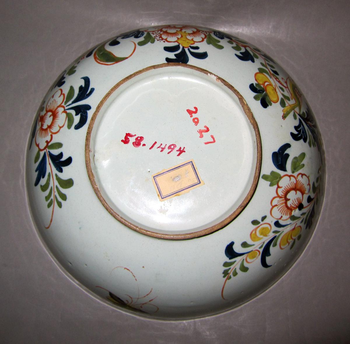 1958.1494 Delft bowl underside