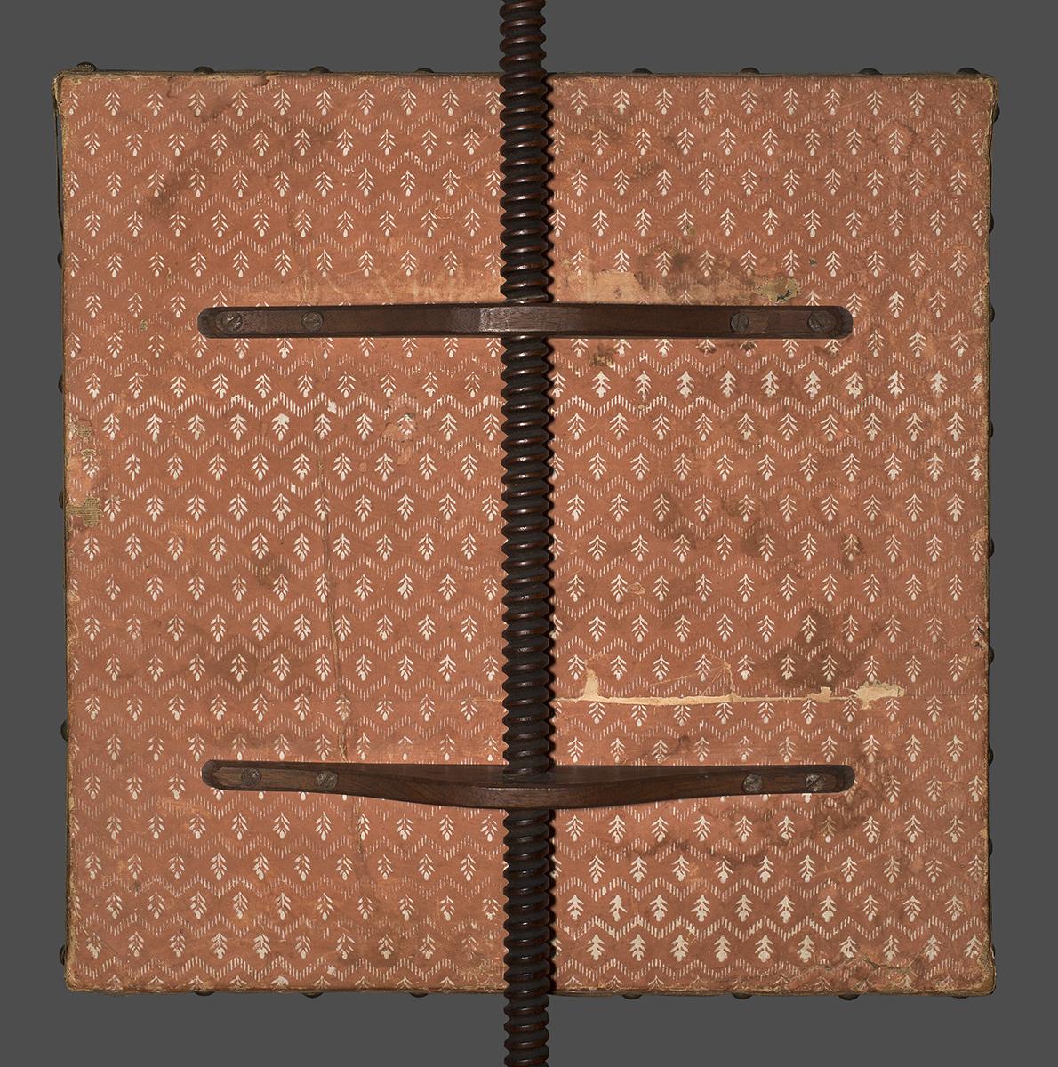 1958.1506 B Pole Screen, View 2