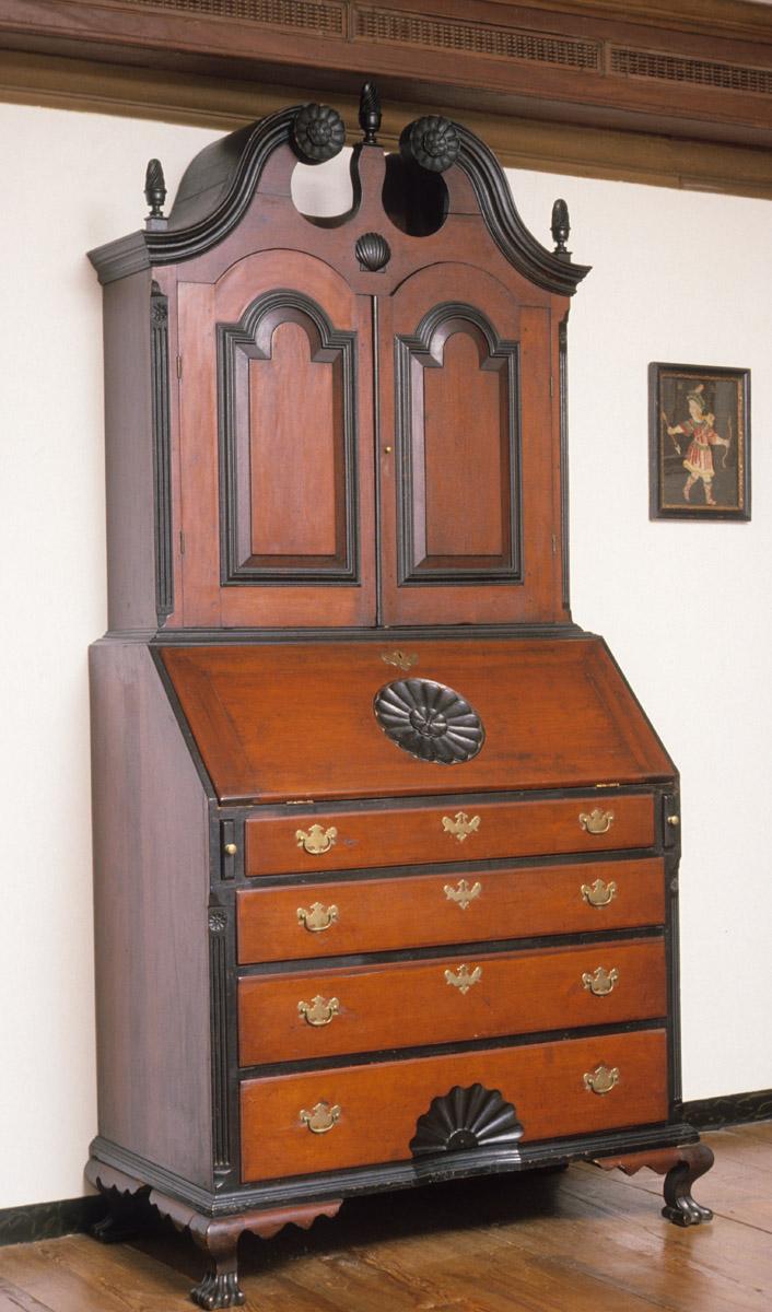 1958.1510 Desk and bookcase, view 1