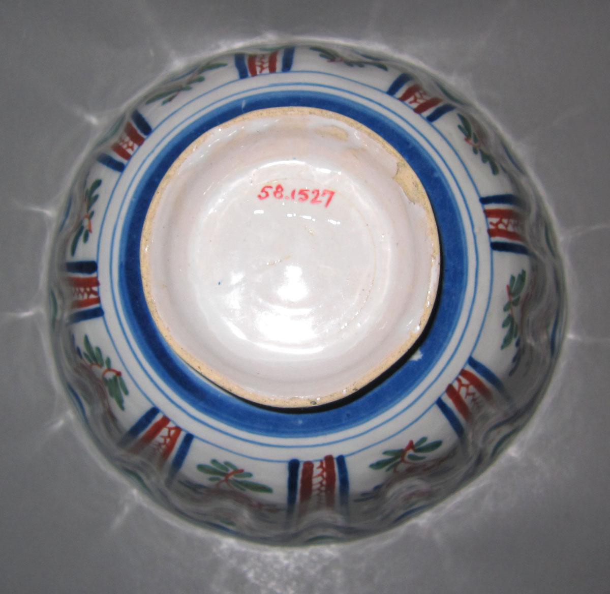 1958.1527 Delft bowl underside