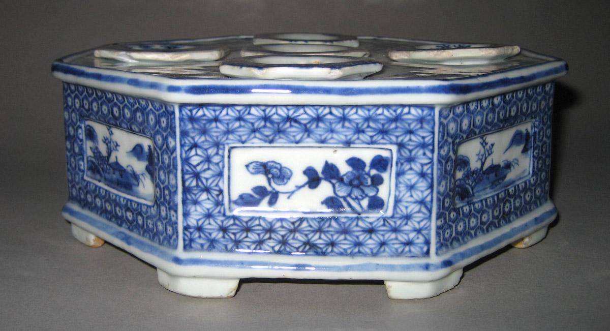 1958.1529 A-F Porcelain Inkstand view 3