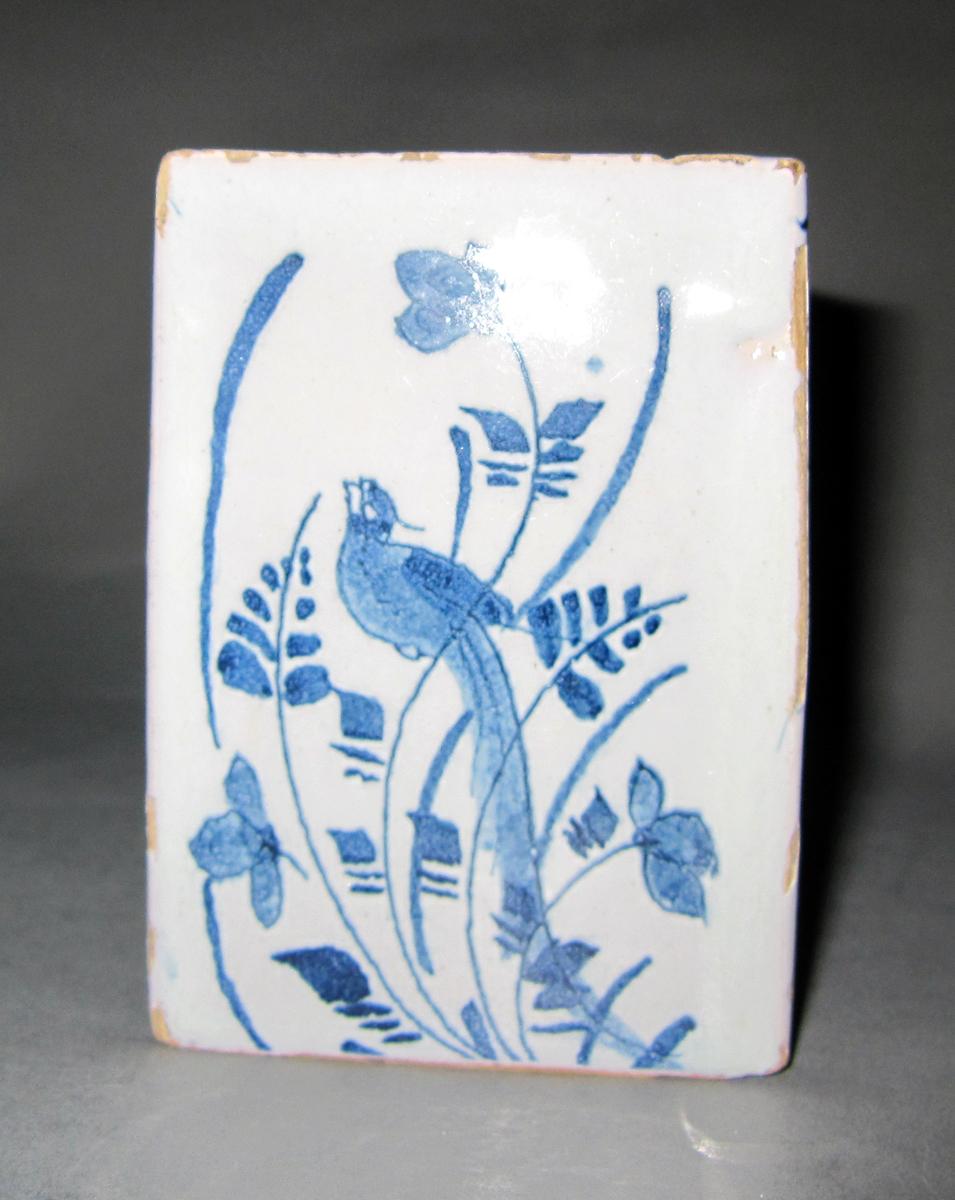 1958.1530 Delft flower container side
