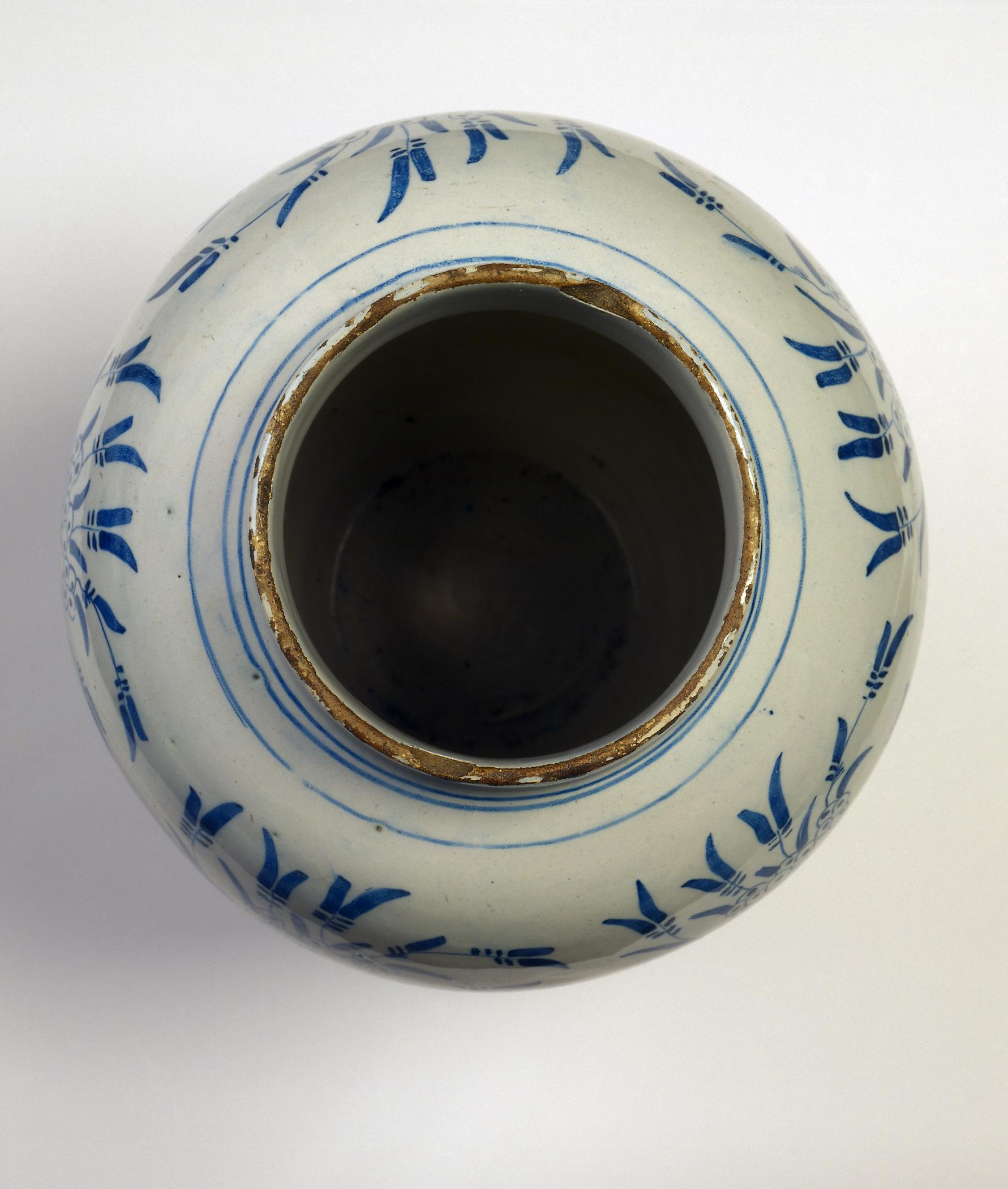 1958.1531 Vase (top)