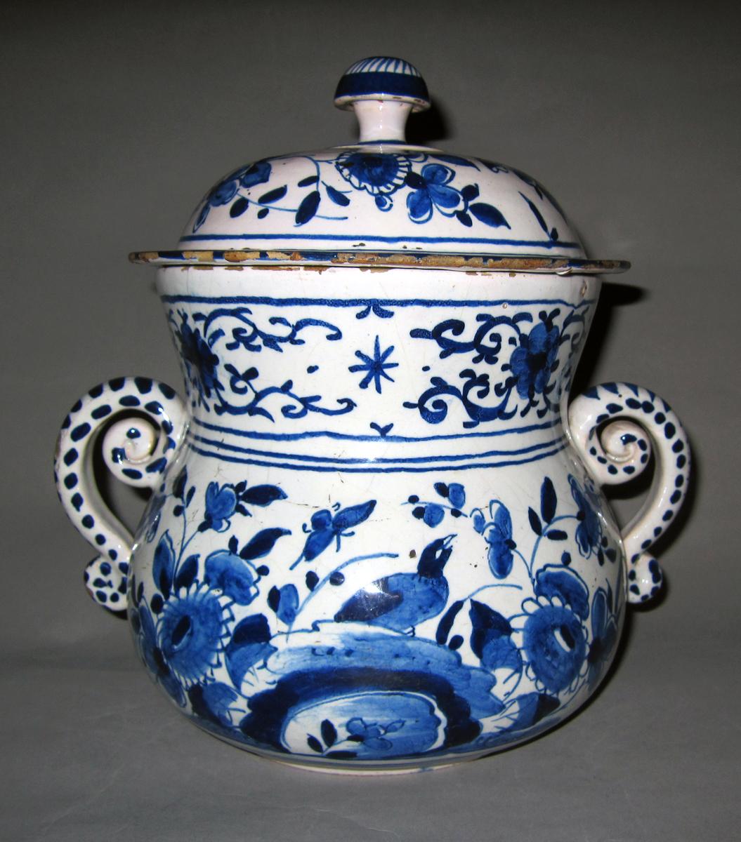 1958.1533 A,B Delt posset pot face 2