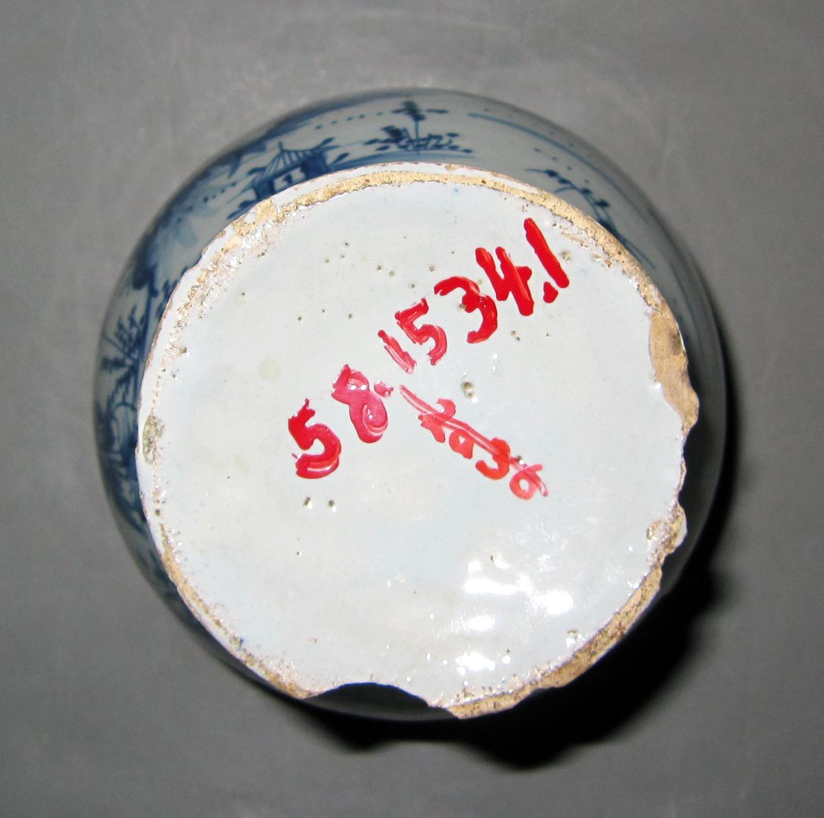 1958.1534.001 Delft flower container underside