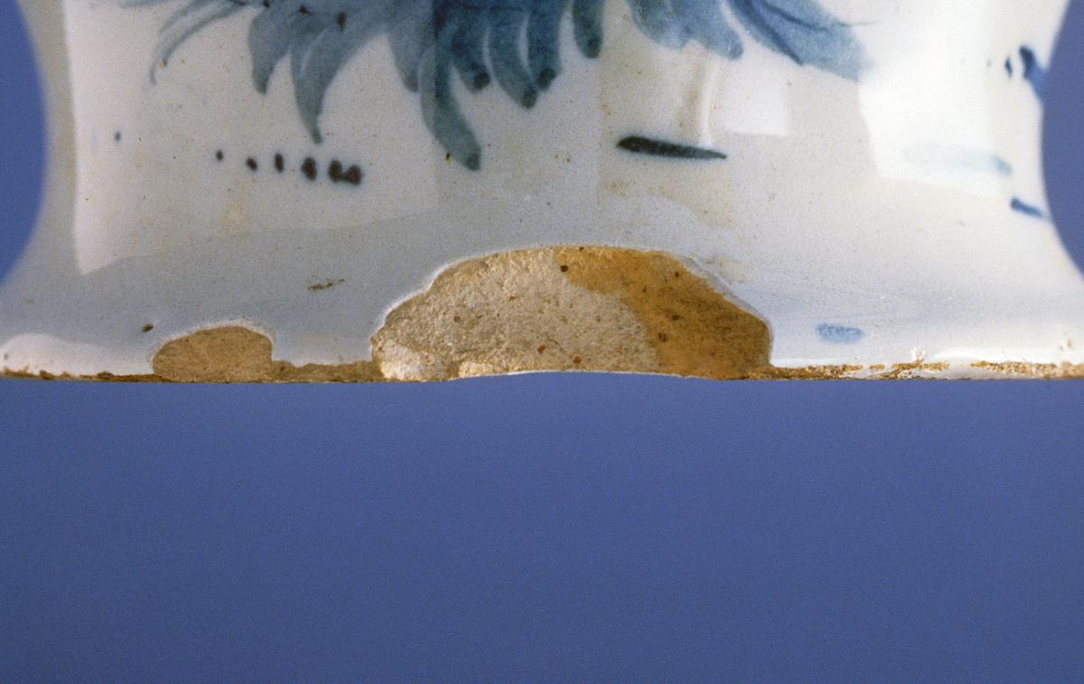 1958.1534.001 Flower Container, Vase, Detail