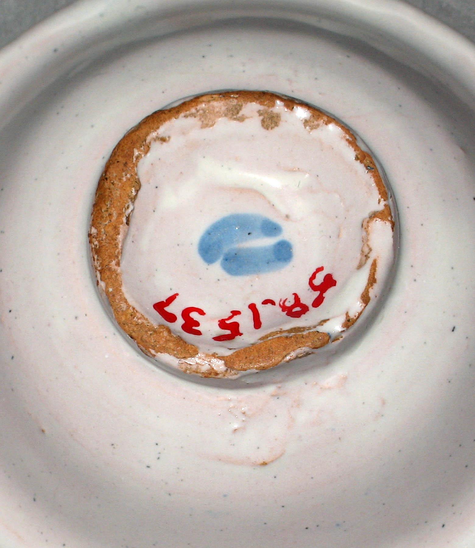 1958.1537 Earthenware dish (mark)