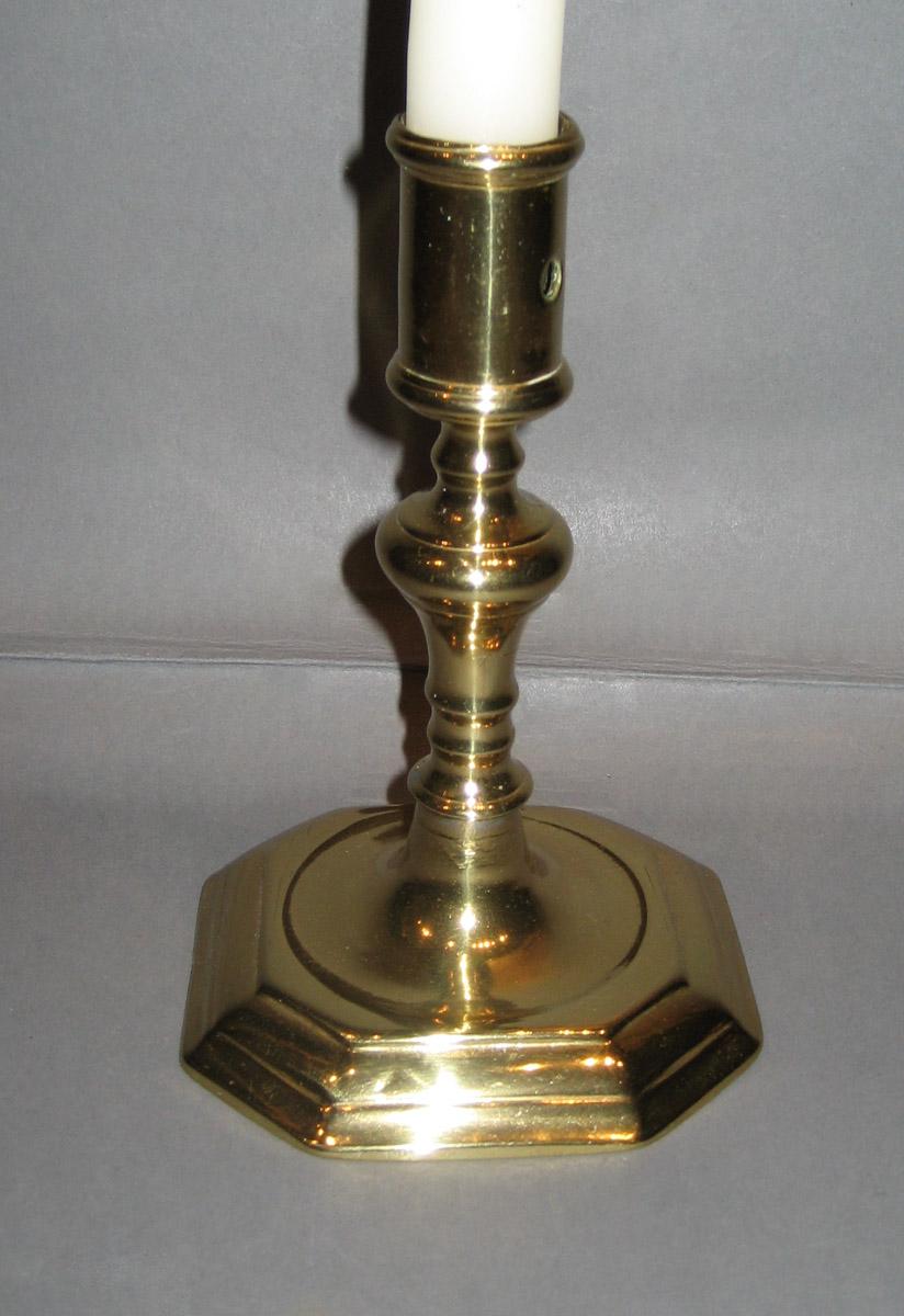1958.1569.002 Candlestick