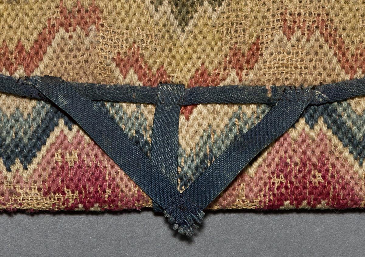 1958.1584 Pocketbook, Detail