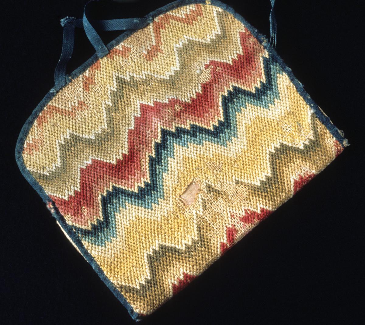 1958.1584 Pocketbook, View 2