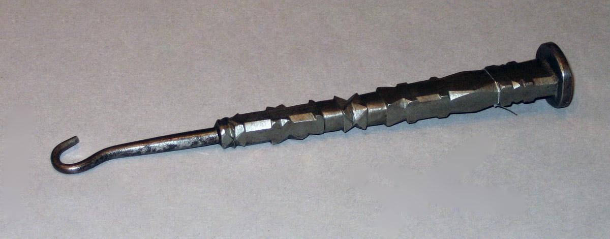 1958.1586 Button hook
