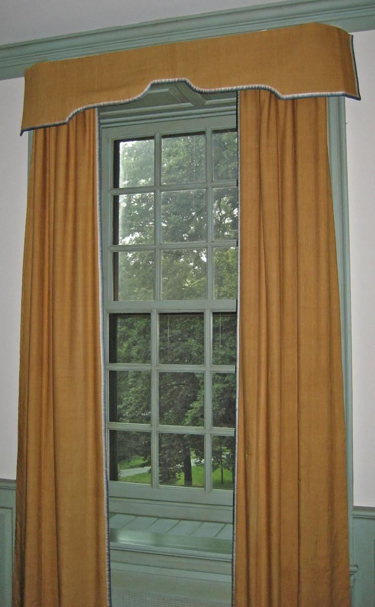 1958.1588.001 window hangings
