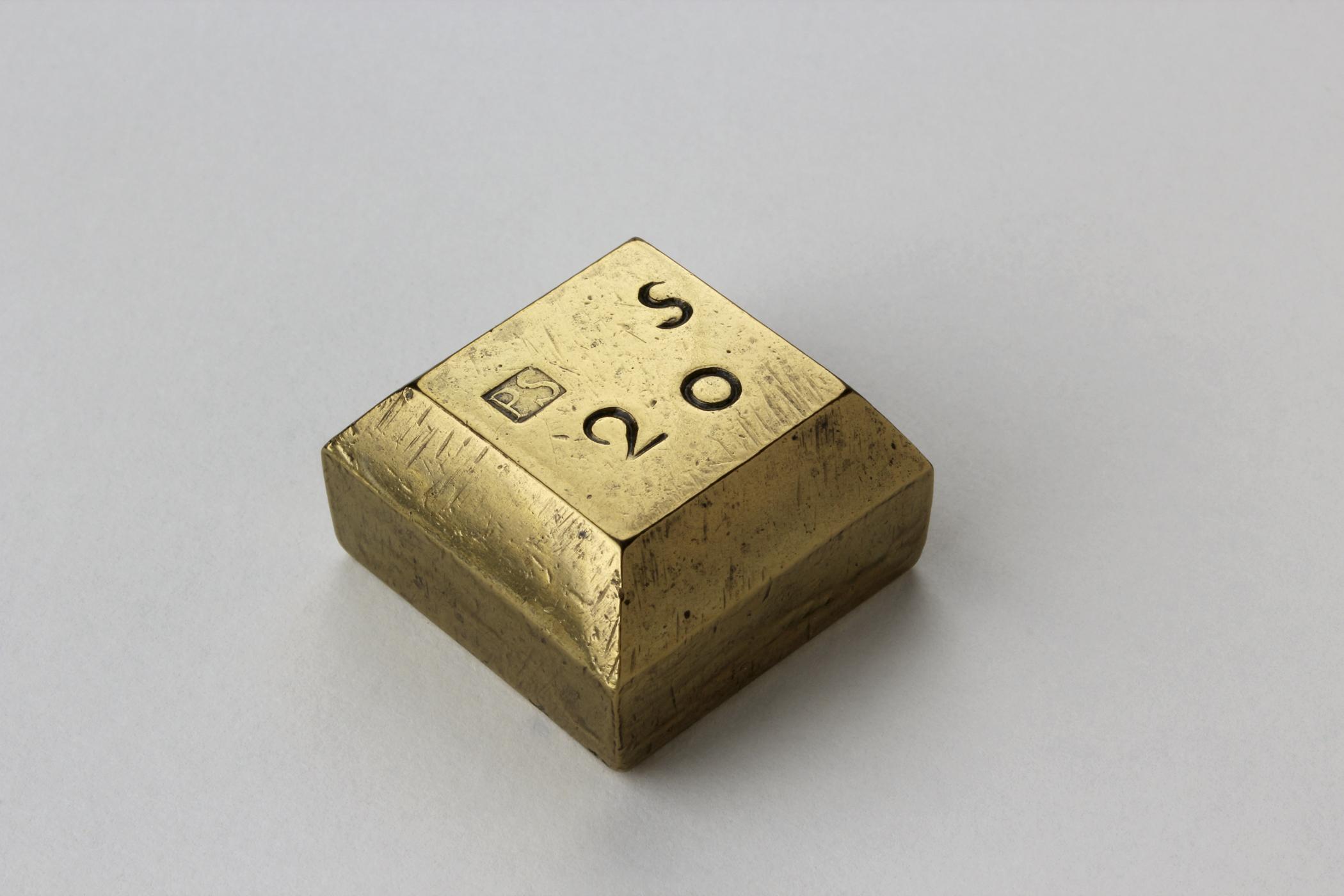 1958.1592 Weight, view 1