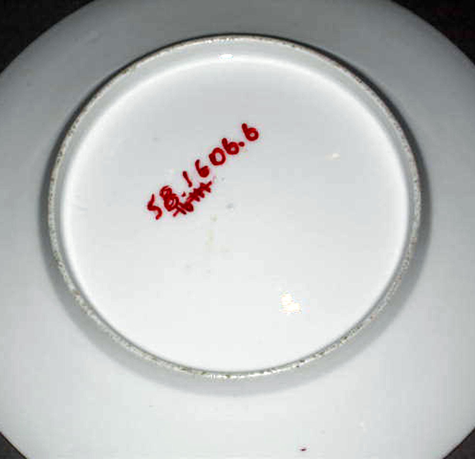 1958.1606.006 Porcelain plate (underside)