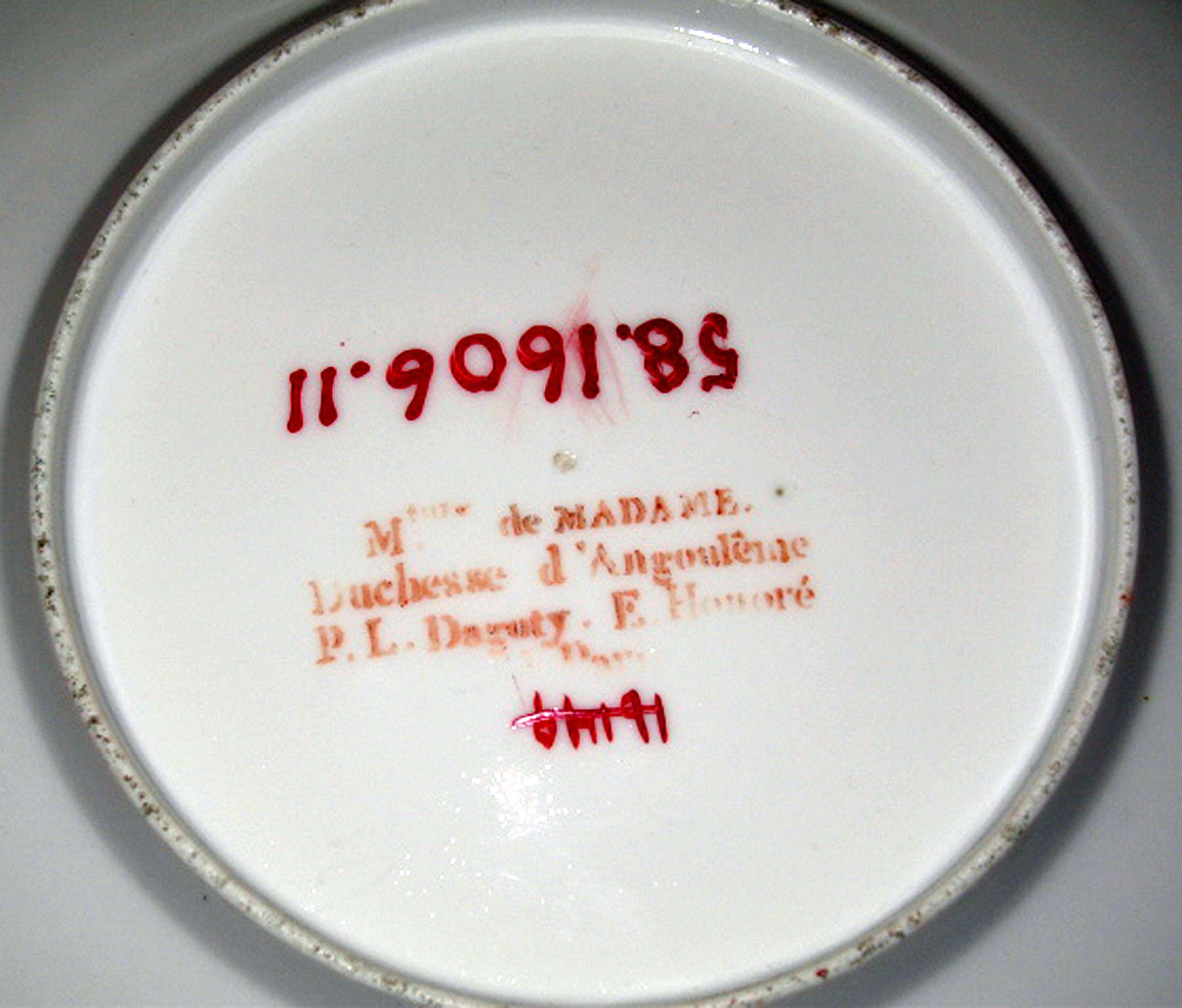 1958.1606.011 Porcelain plate (underside)