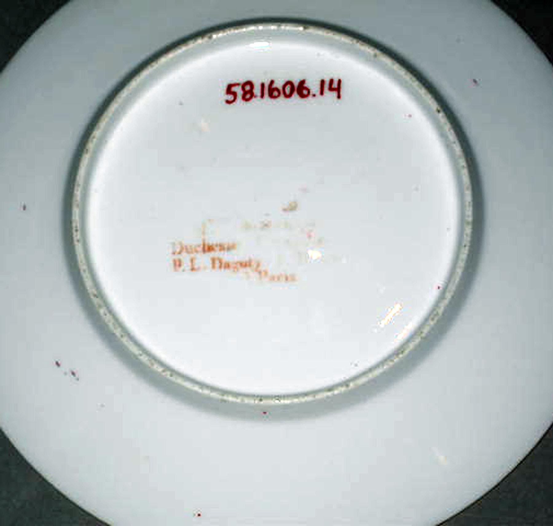 1958.1606.014 Porcelain dessert plate (underside)