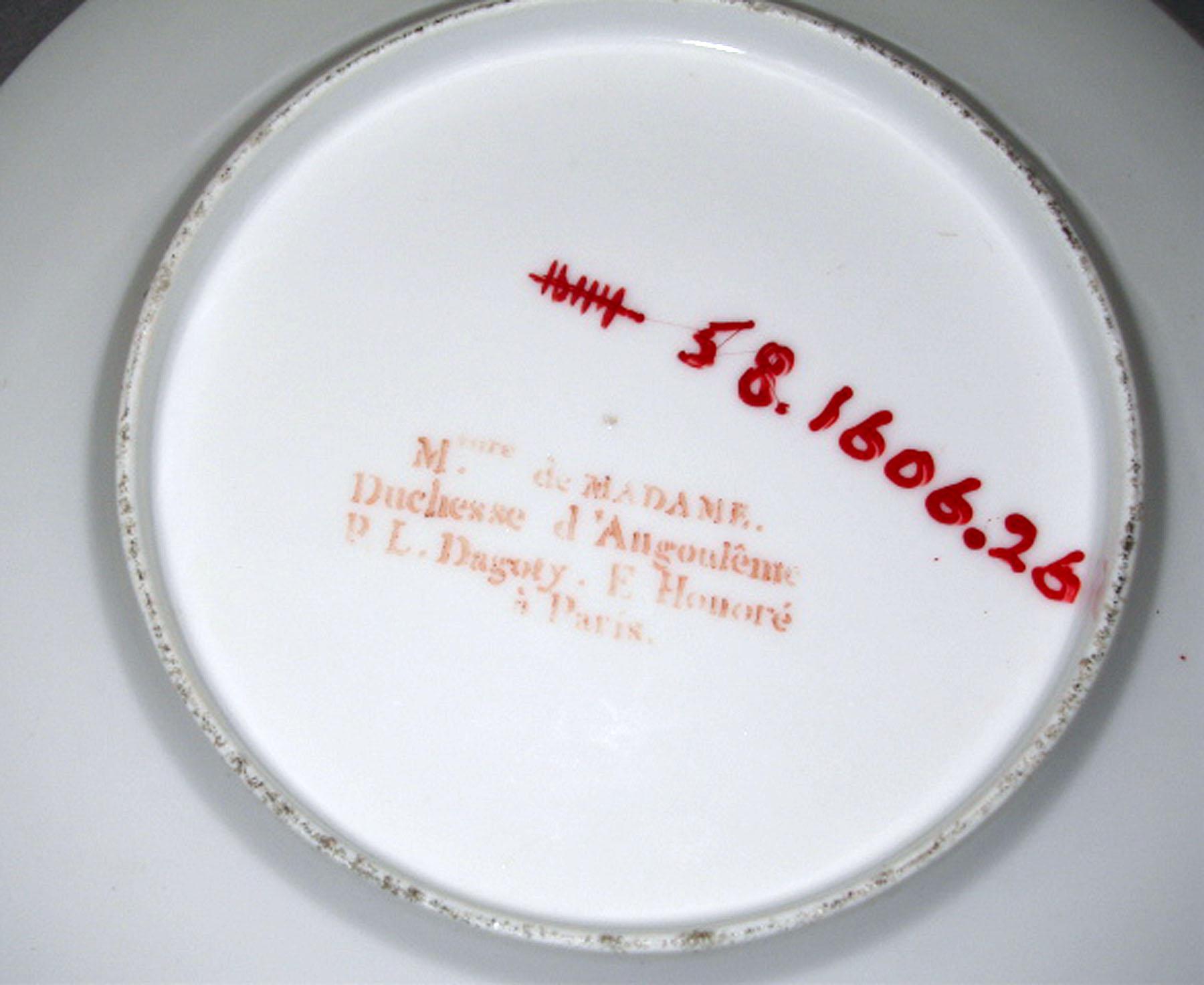 1958.1606.026 Porcelain plate (underside)