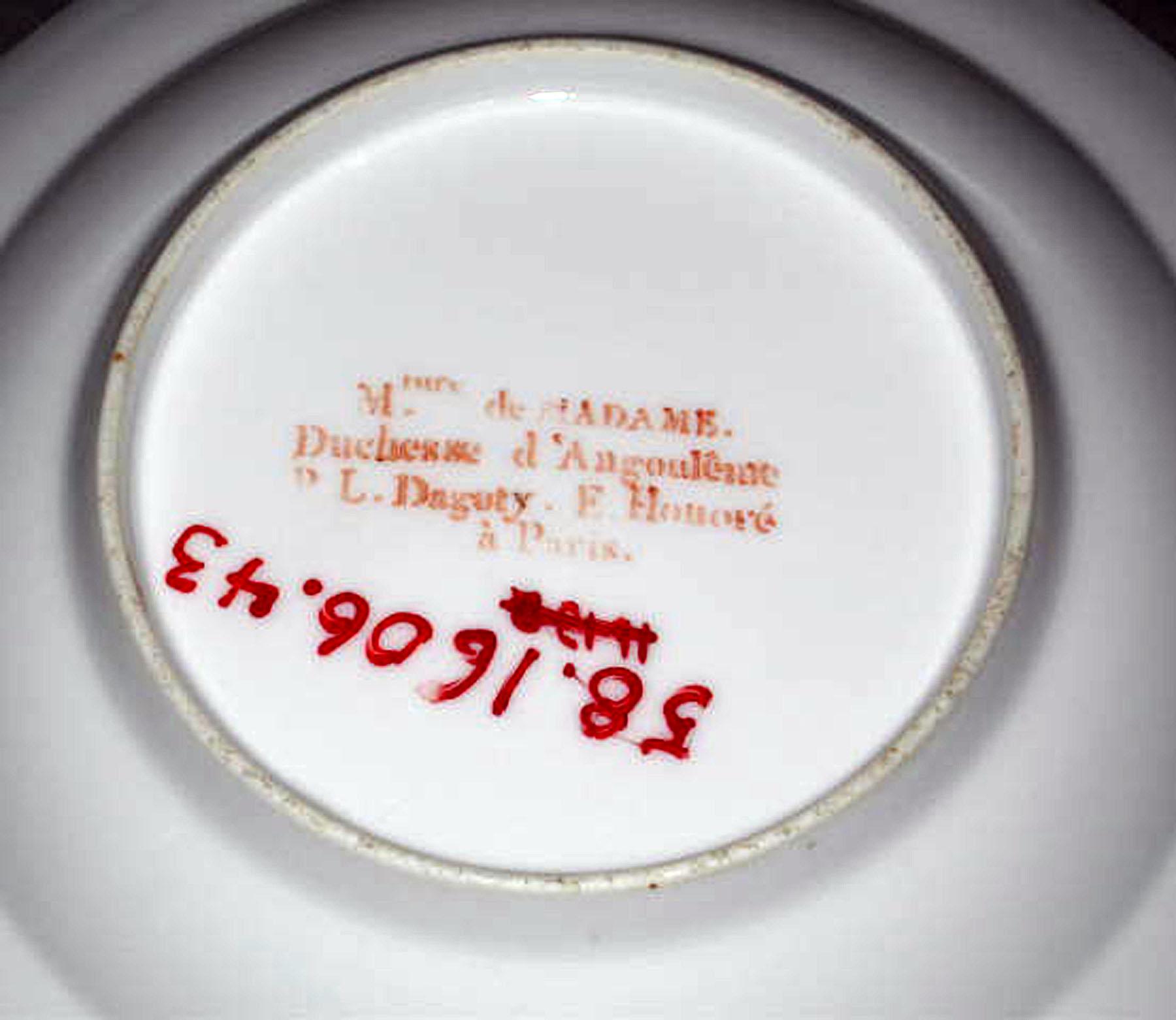 1958.1606.043 Porcelain dessert plate (underside)