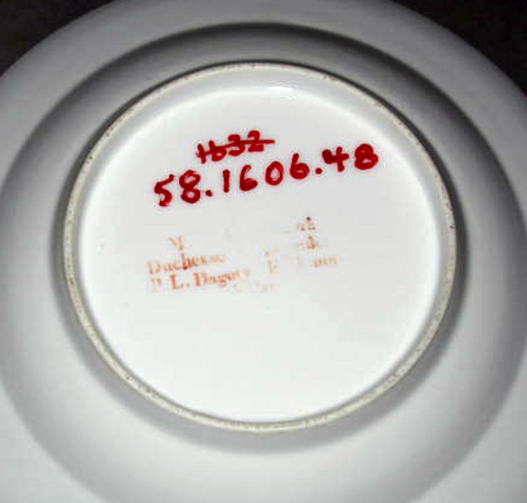 1958.1606.048 Porcelain dessert plate (underside)