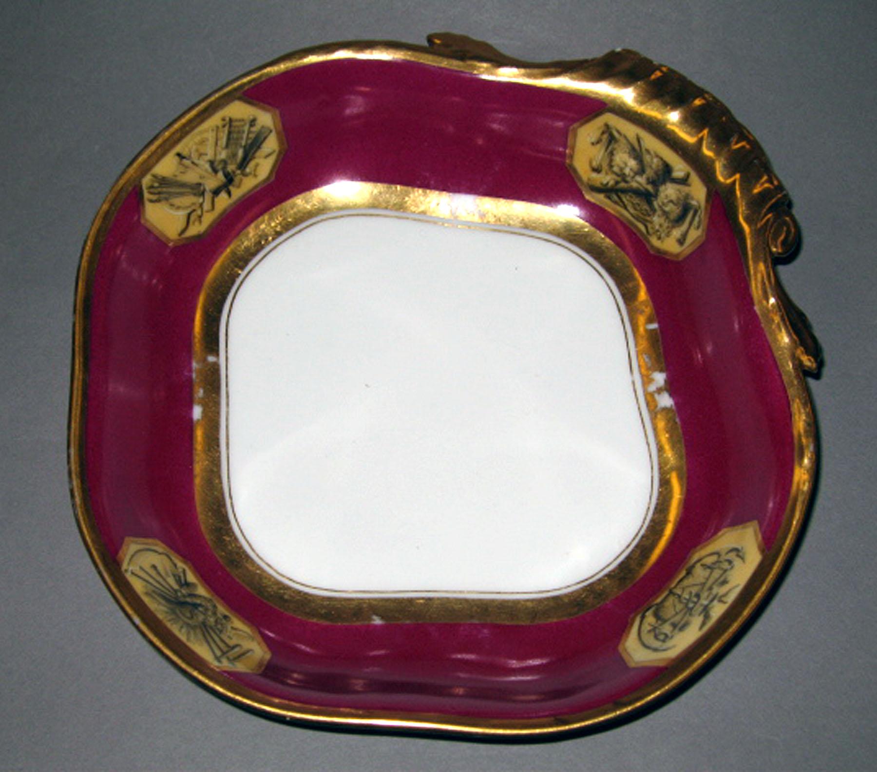 1958.1606.052 Porcelain dish