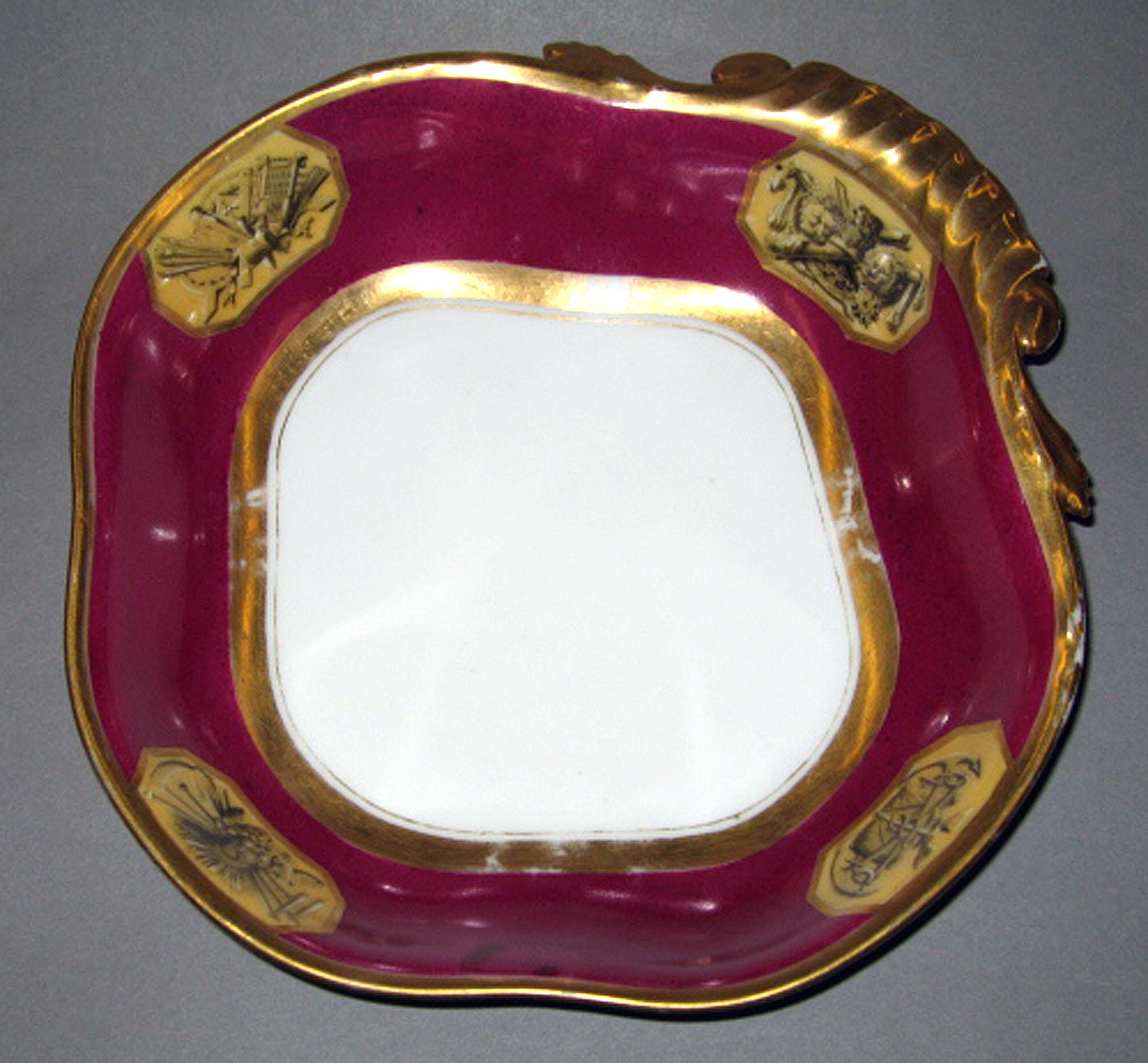 1958.1606.053 Porcelain dish