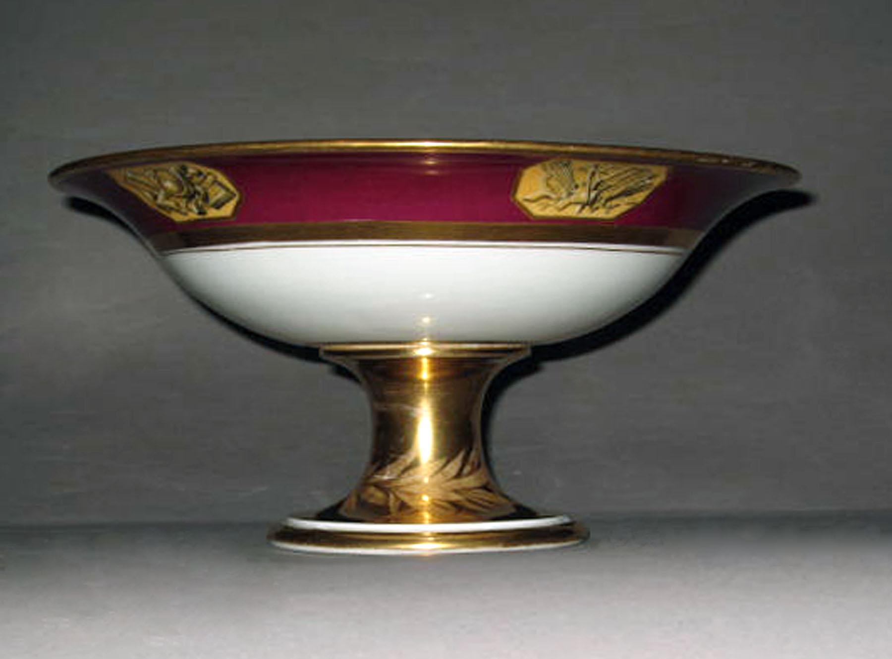1958.1606.058 Porcelain compote