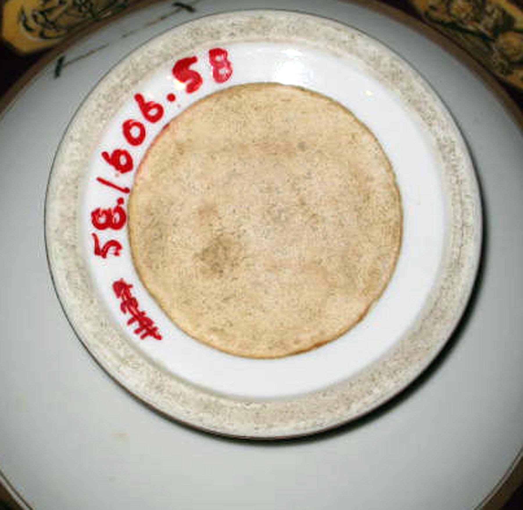 1958.1606.058 Porcelain compote (underside)