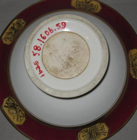 1958.1606.059 Porcelain compote (underside)