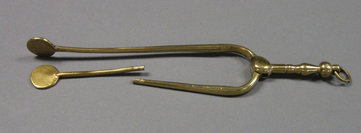 1958.1716 Tongs