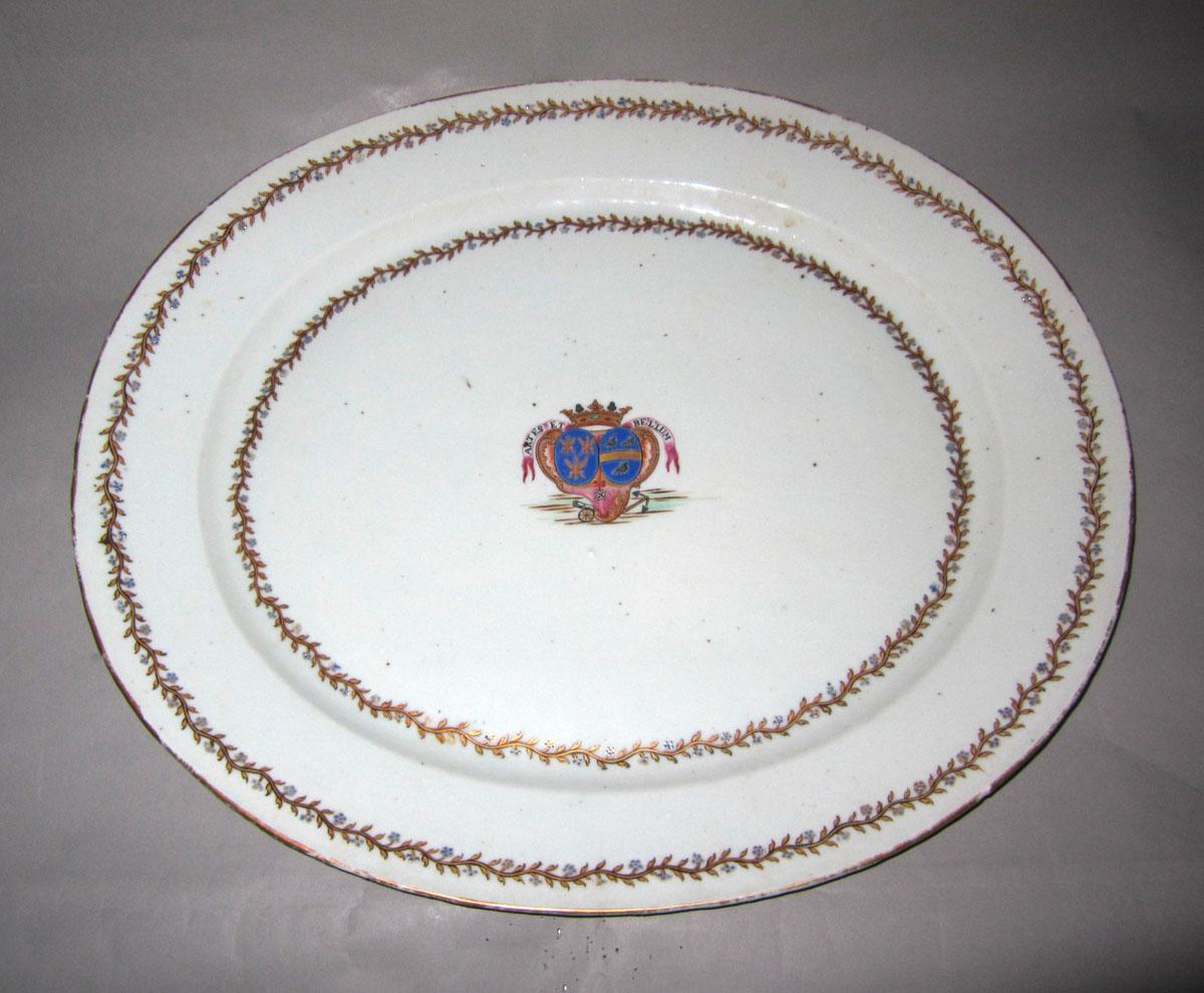 2005.0032 Porcelain platter