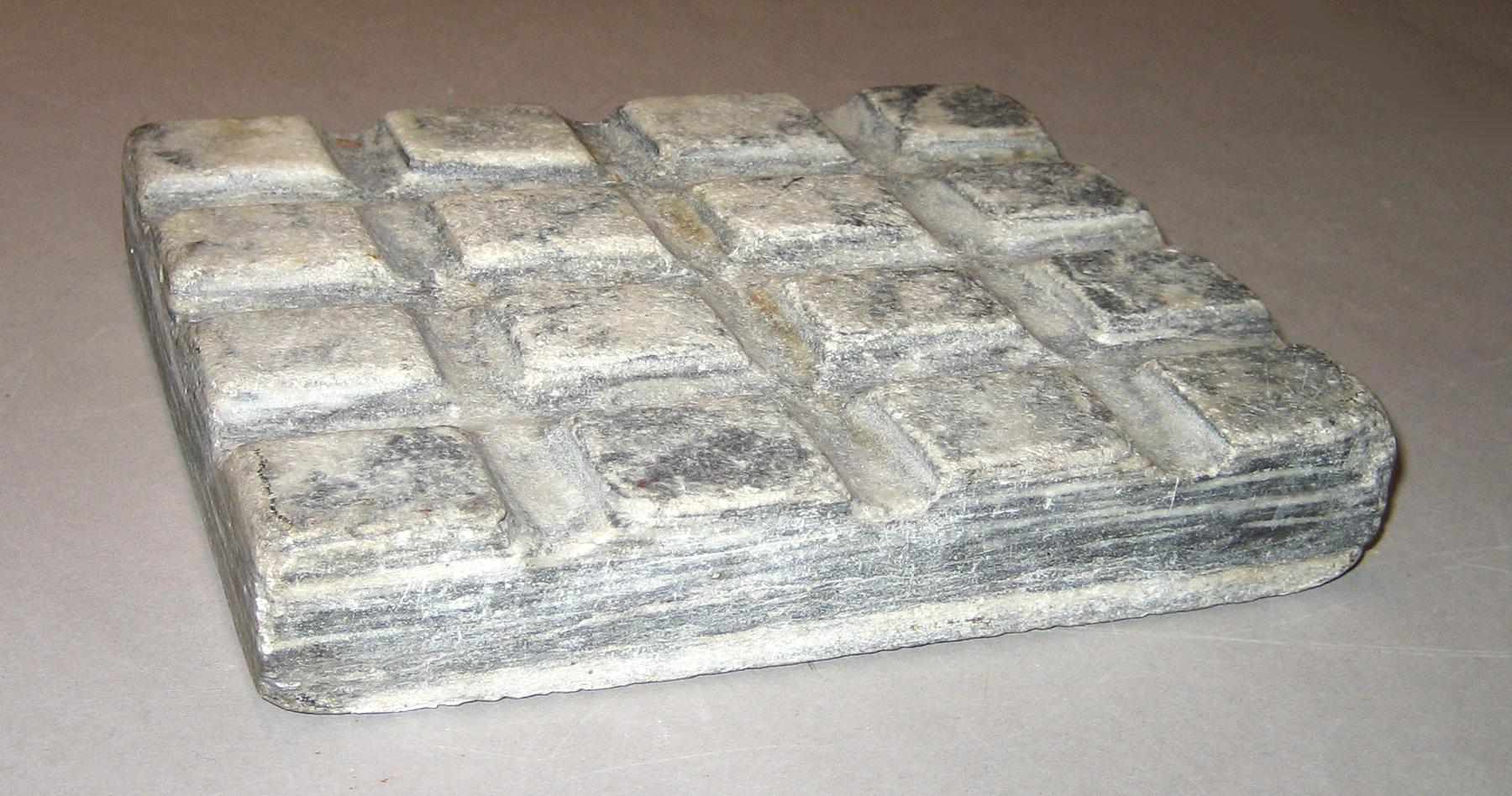 1958.1733.001 Tong stone