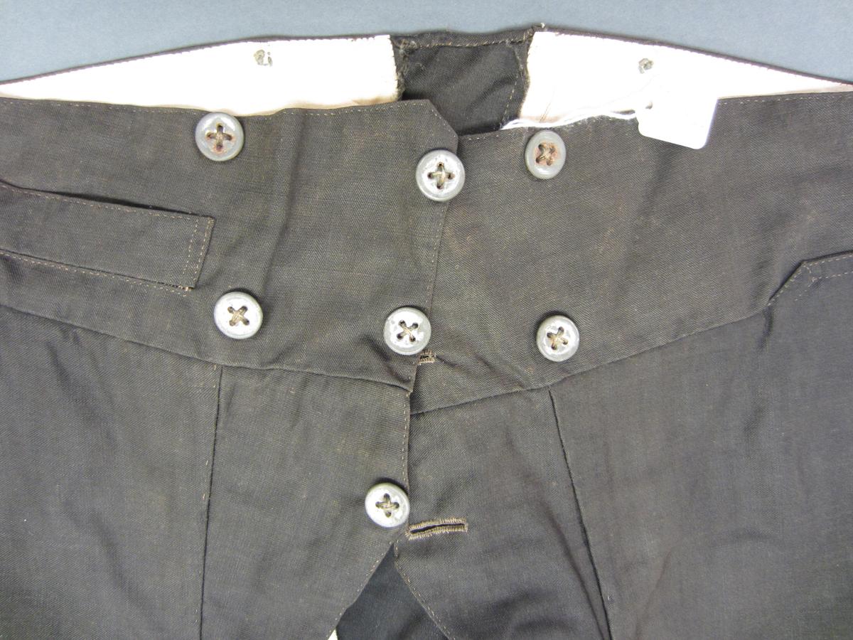 2005.0040 C Trousers, Buttons